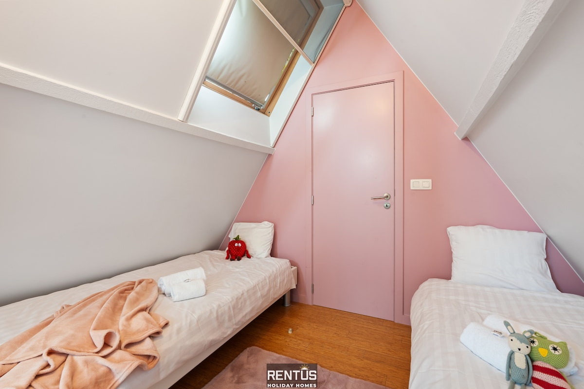 3-beaufort - For 12 guests with garden, petanque and playground