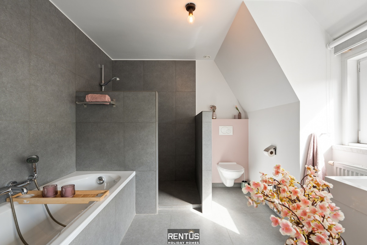 3-beaufort - For 12 guests with garden, petanque and playground
