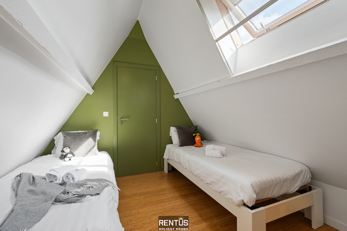 3-beaufort - For 12 guests with garden, petanque and playground