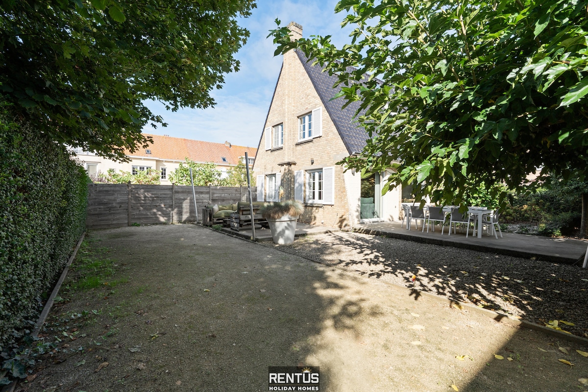3-beaufort - For 12 guests with garden, petanque and playground