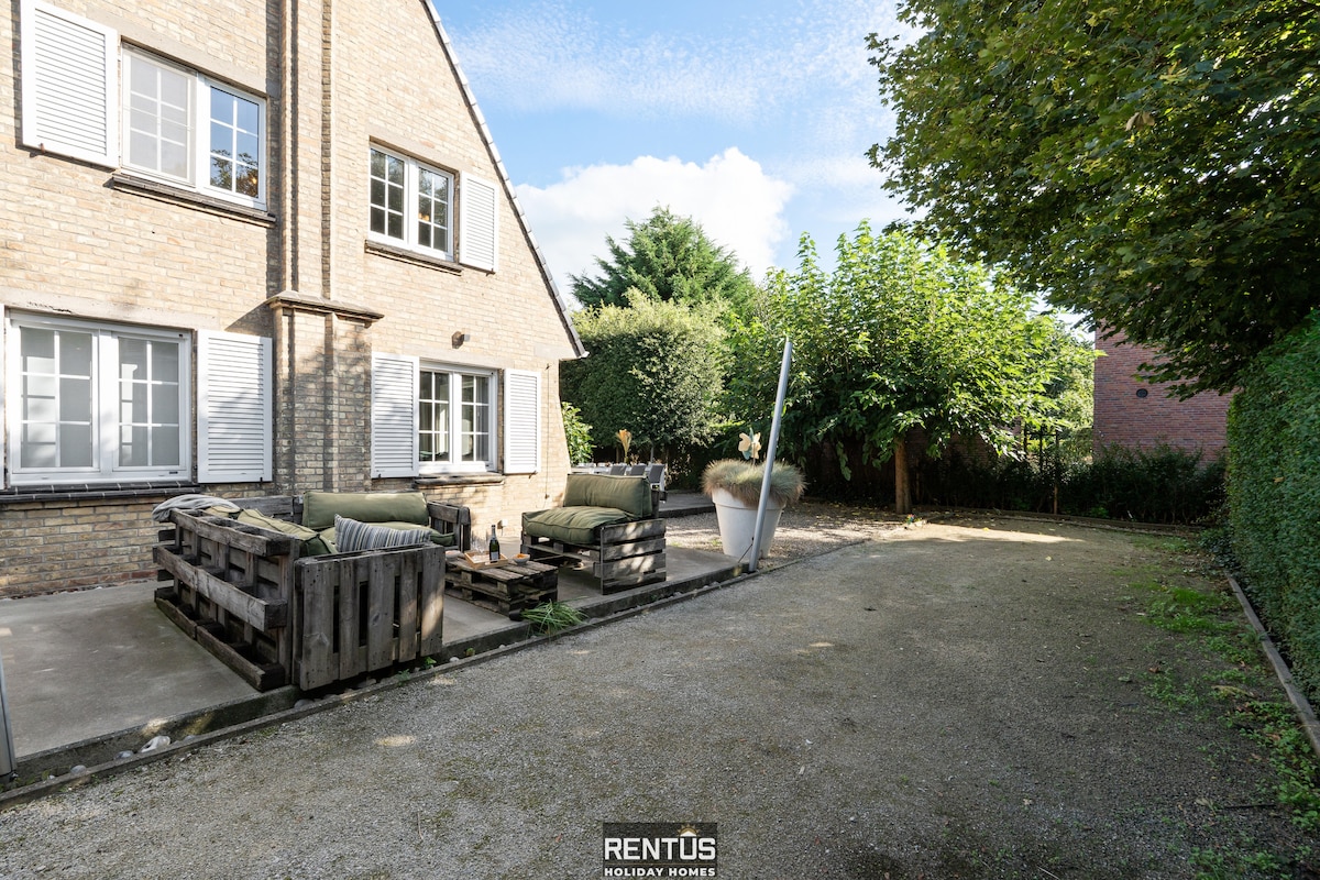 3-beaufort - For 12 guests with garden, petanque and playground
