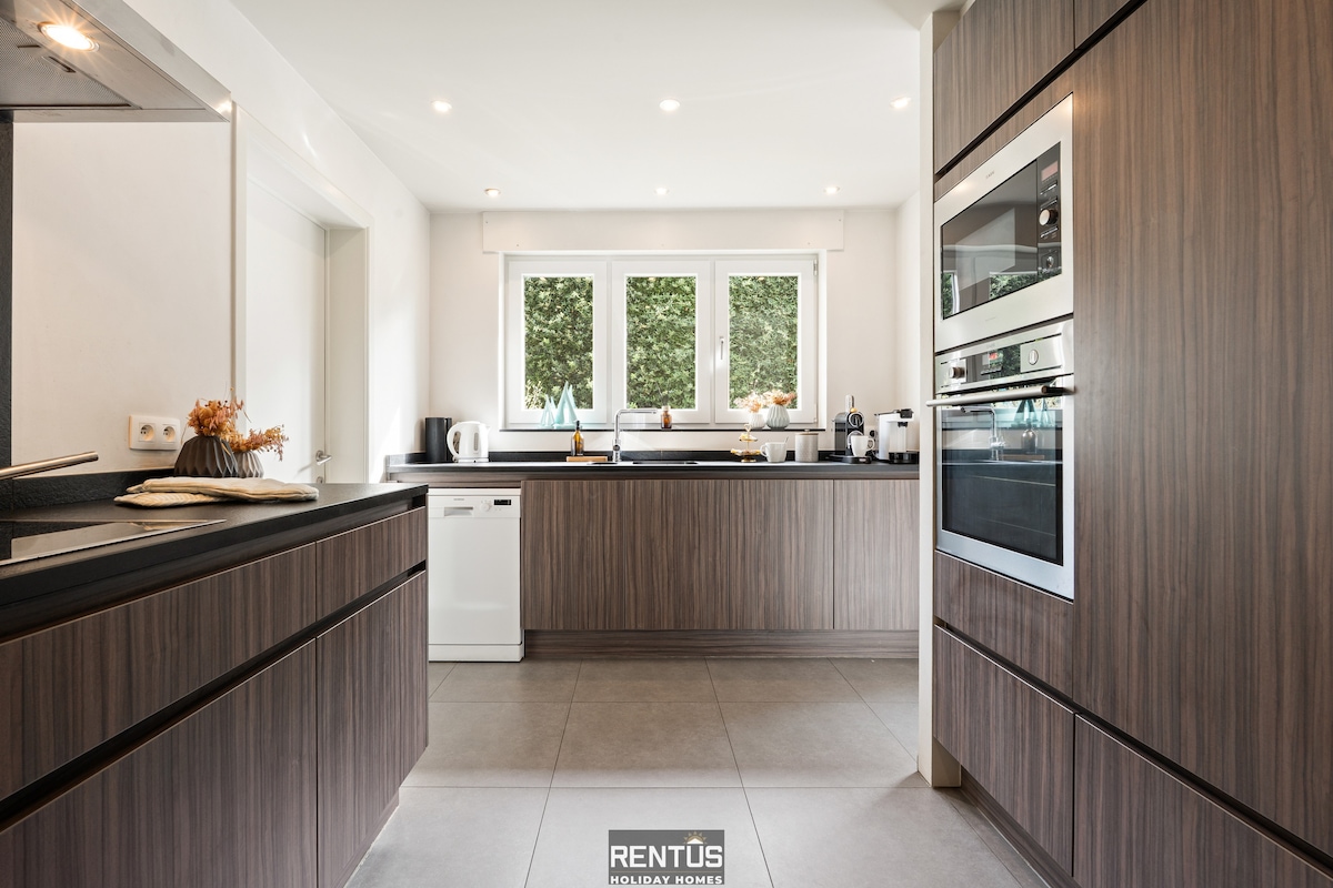 3-beaufort - For 12 guests with garden, petanque and playground
