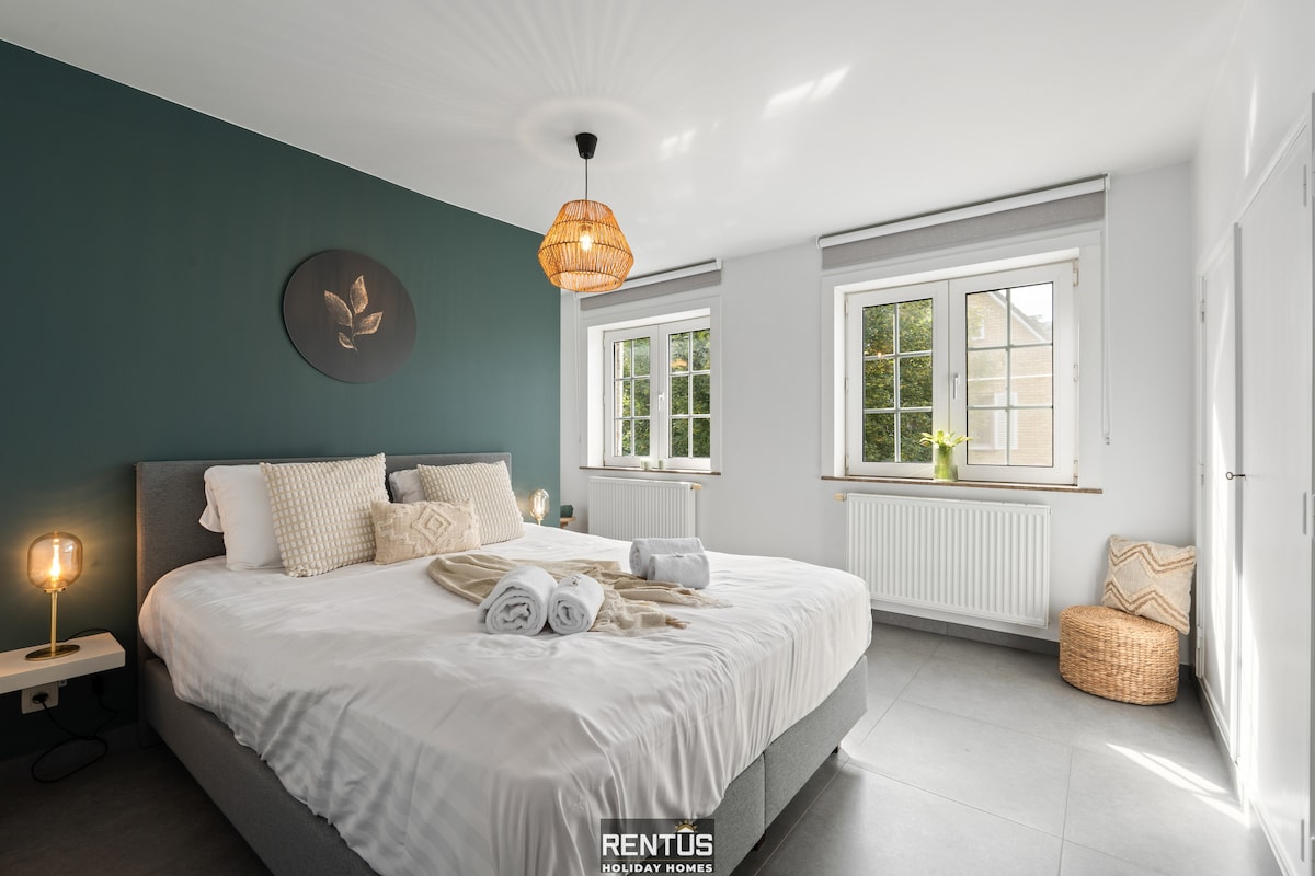 3-beaufort - For 12 guests with garden, petanque and playground